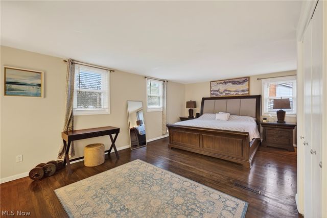 1044 Linden Lane, Lyndhurst, OH 44124