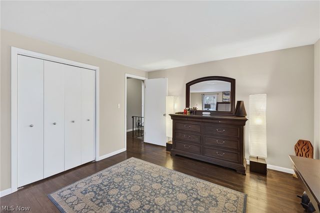 1044 Linden Lane, Lyndhurst, OH 44124