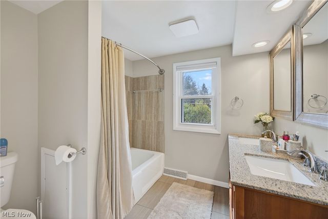 1044 Linden Lane, Lyndhurst, OH 44124