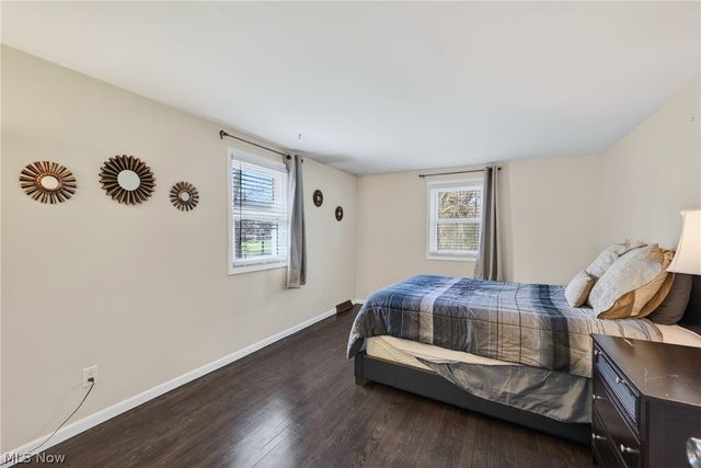 1044 Linden Lane, Lyndhurst, OH 44124