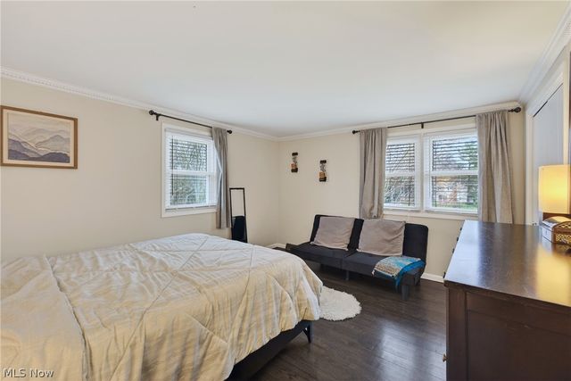 1044 Linden Lane, Lyndhurst, OH 44124