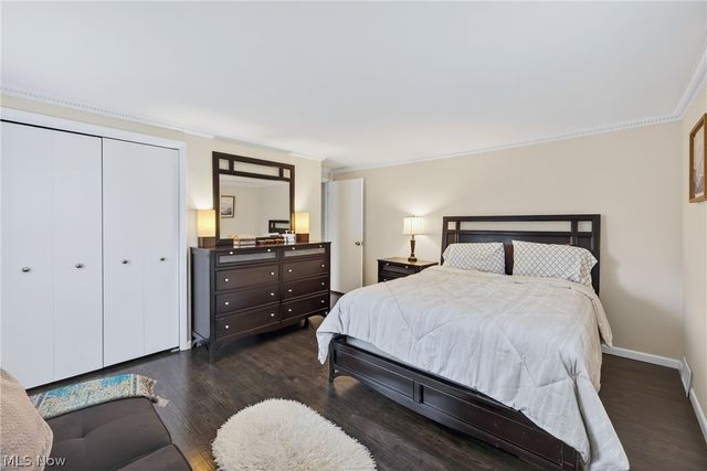 1044 Linden Lane, Lyndhurst, OH 44124