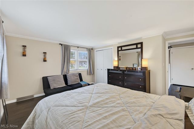 1044 Linden Lane, Lyndhurst, OH 44124