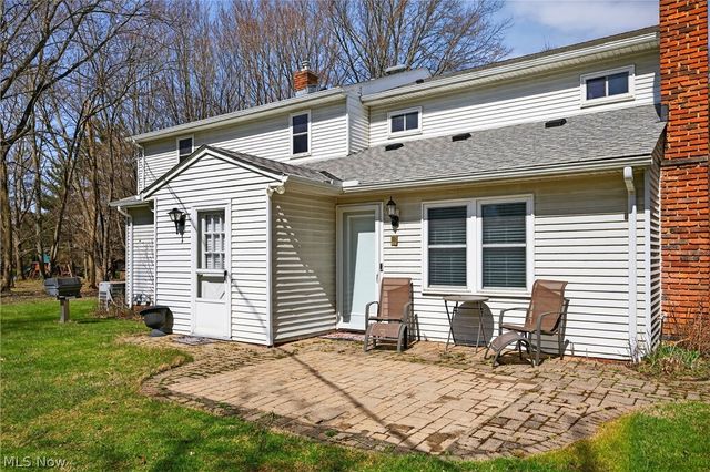 1044 Linden Lane, Lyndhurst, OH 44124