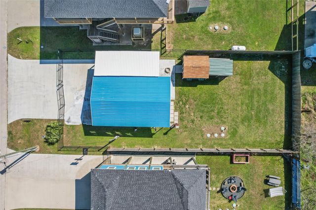 957 S Tinkle Lane, Crystal Beach, TX 77650