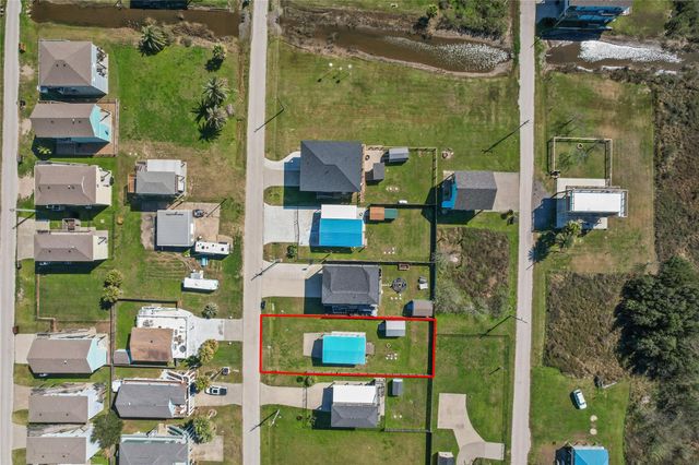 957 S Tinkle Lane, Crystal Beach, TX 77650
