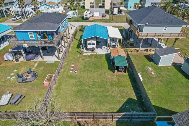 957 S Tinkle Lane, Crystal Beach, TX 77650