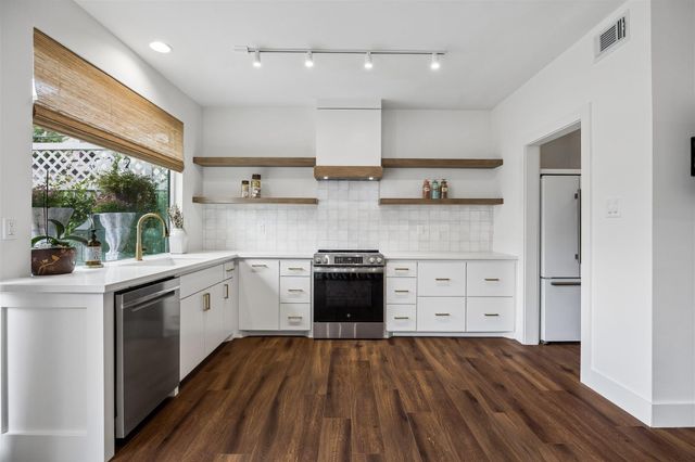 5803 Lynbrook Drive 80, Houston, TX 77057