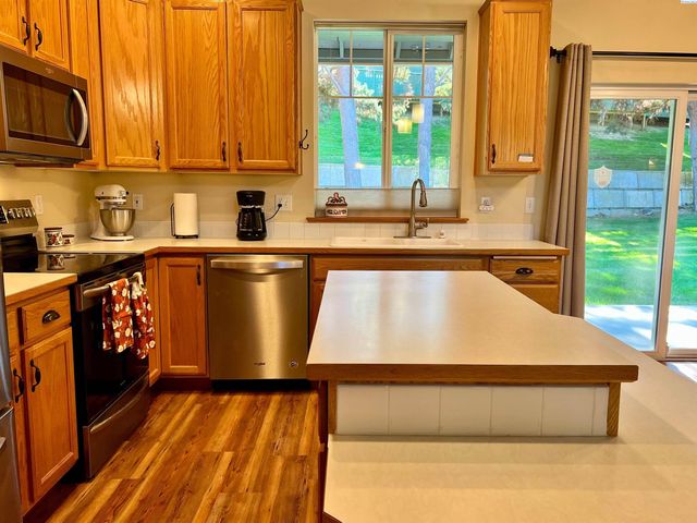 7803 W 20th Ave, Kennewick, WA 99338