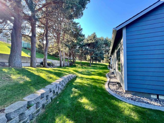 7803 W 20th Ave, Kennewick, WA 99338