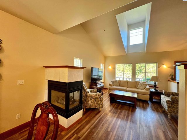 7803 W 20th Ave, Kennewick, WA 99338