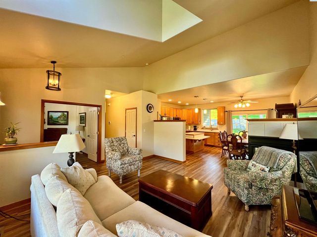 7803 W 20th Ave, Kennewick, WA 99338