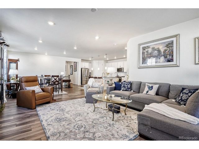 8901 S Ukraine Ct, Aurora, CO 80016