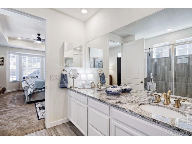 8901 S Ukraine Ct, Aurora, CO 80016