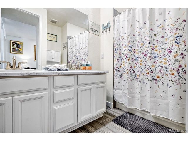 8901 S Ukraine Ct, Aurora, CO 80016