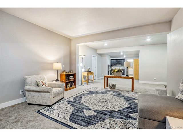 8901 S Ukraine Ct, Aurora, CO 80016