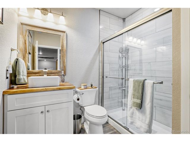 8901 S Ukraine Ct, Aurora, CO 80016