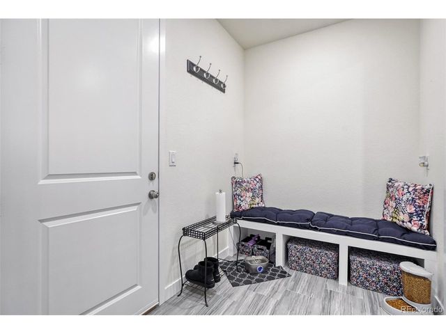 8901 S Ukraine Ct, Aurora, CO 80016