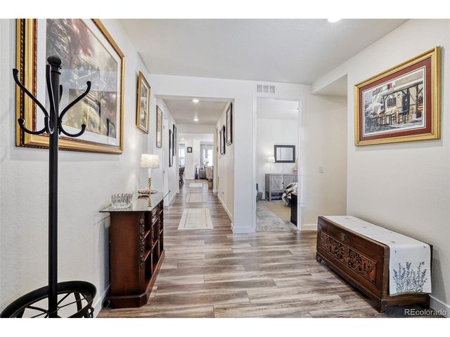 8901 S Ukraine Ct, Aurora, CO 80016