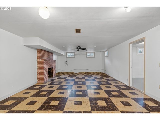 608 12TH St, Washougal, WA 98671