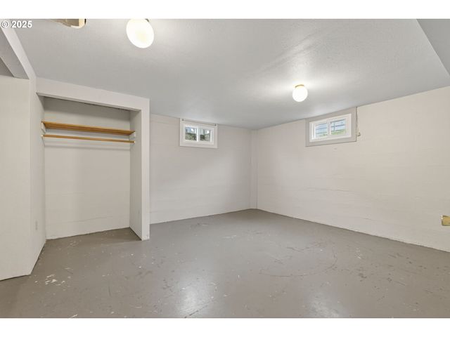 608 12TH St, Washougal, WA 98671