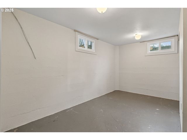 608 12TH St, Washougal, WA 98671