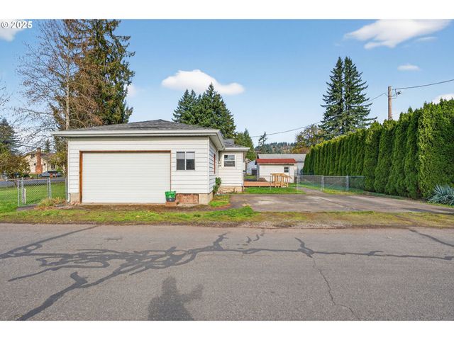 608 12TH St, Washougal, WA 98671