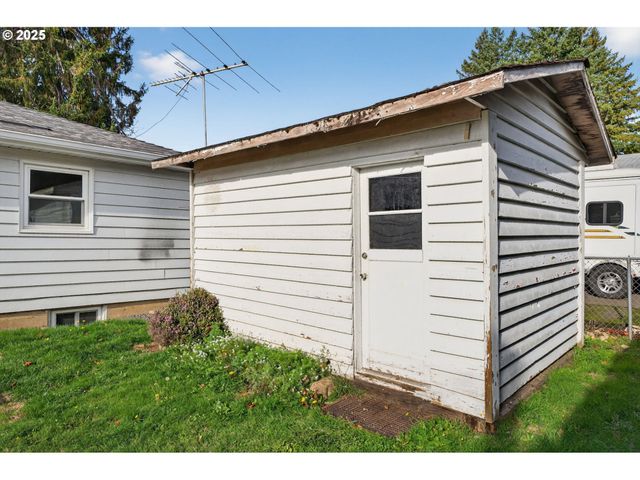 608 12TH St, Washougal, WA 98671