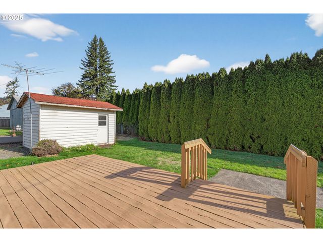 608 12TH St, Washougal, WA 98671