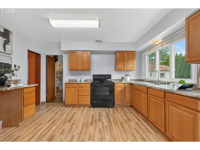 608 12TH St, Washougal, WA 98671