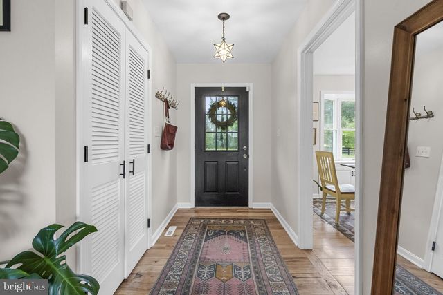16045 HAMILTON STATION RD, Waterford, VA 20197