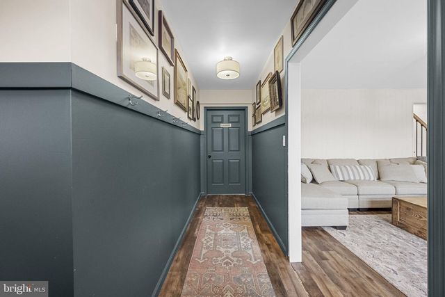 16045 HAMILTON STATION RD, Waterford, VA 20197