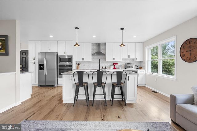 16045 HAMILTON STATION RD, Waterford, VA 20197