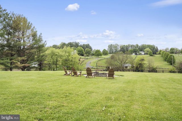 16045 HAMILTON STATION RD, Waterford, VA 20197