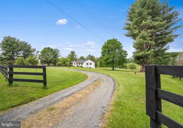 16045 HAMILTON STATION RD, Waterford, VA 20197
