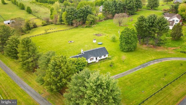 16045 HAMILTON STATION RD, Waterford, VA 20197