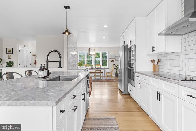 16045 HAMILTON STATION RD, Waterford, VA 20197