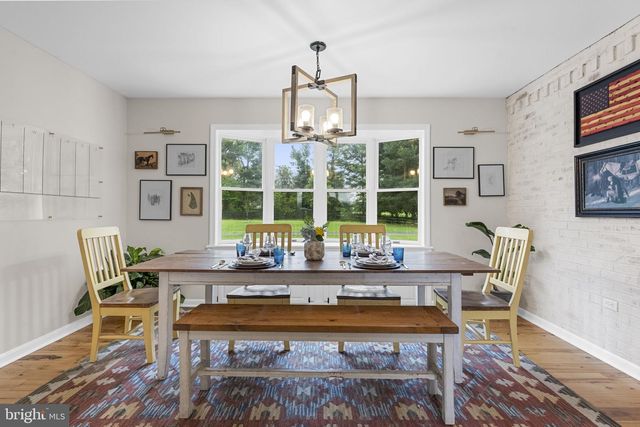 16045 HAMILTON STATION RD, Waterford, VA 20197
