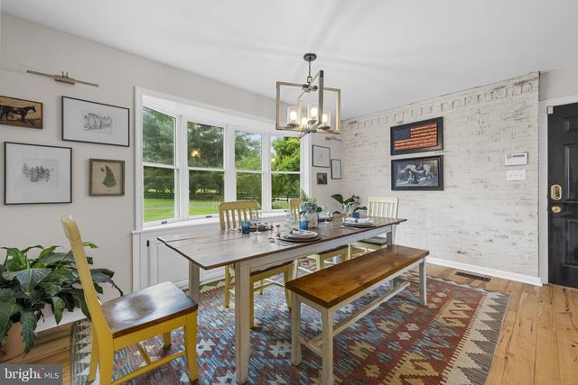 16045 HAMILTON STATION RD, Waterford, VA 20197