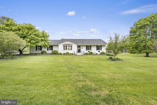16045 HAMILTON STATION RD, Waterford, VA 20197