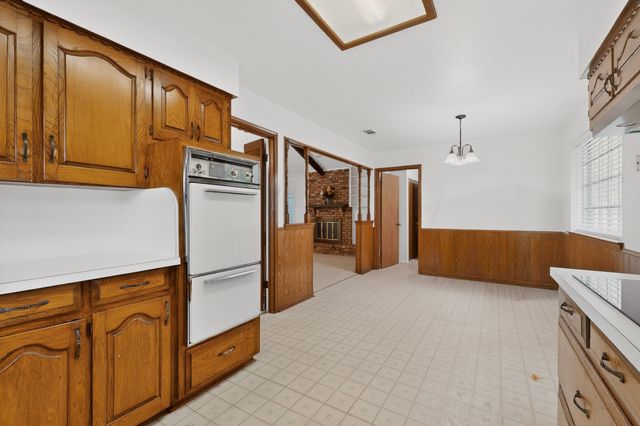 1305 Briarbrook Drive, Desoto, TX 75115