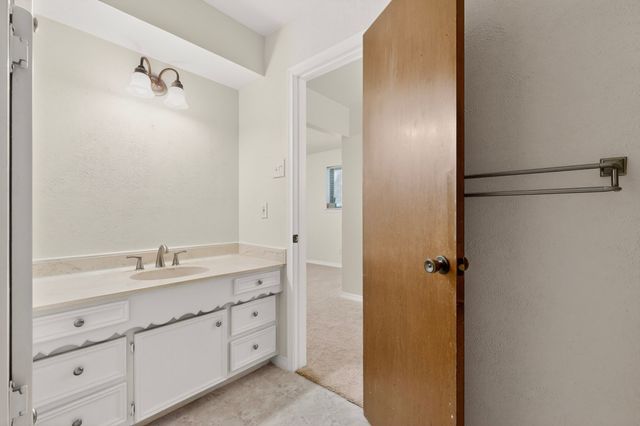 1305 Briarbrook Drive, Desoto, TX 75115