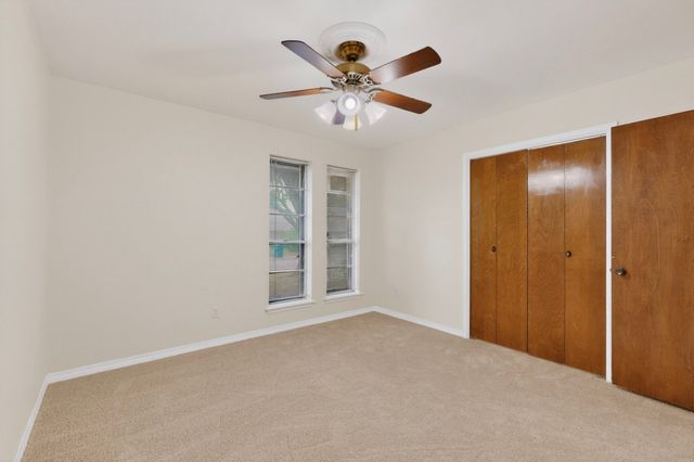 1305 Briarbrook Drive, Desoto, TX 75115