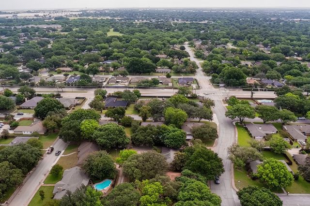1305 Briarbrook Drive, Desoto, TX 75115