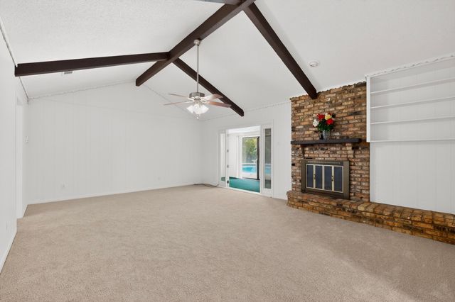 1305 Briarbrook Drive, Desoto, TX 75115