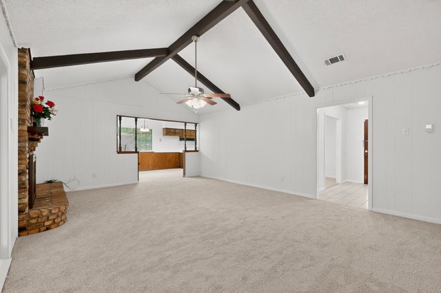 1305 Briarbrook Drive, Desoto, TX 75115