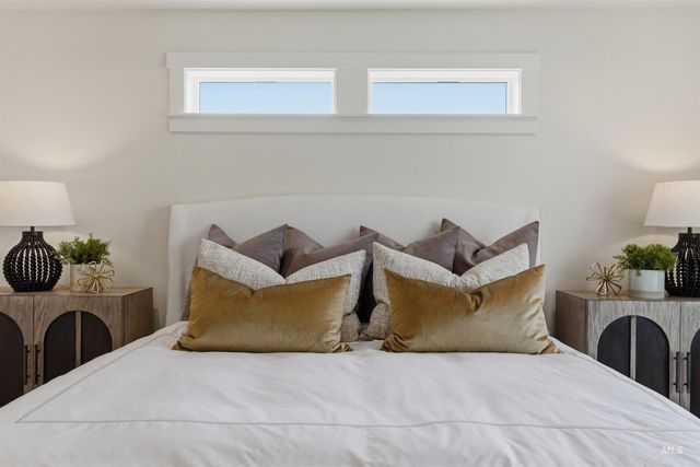 1920 Windhelm St, Caldwell, ID 83607