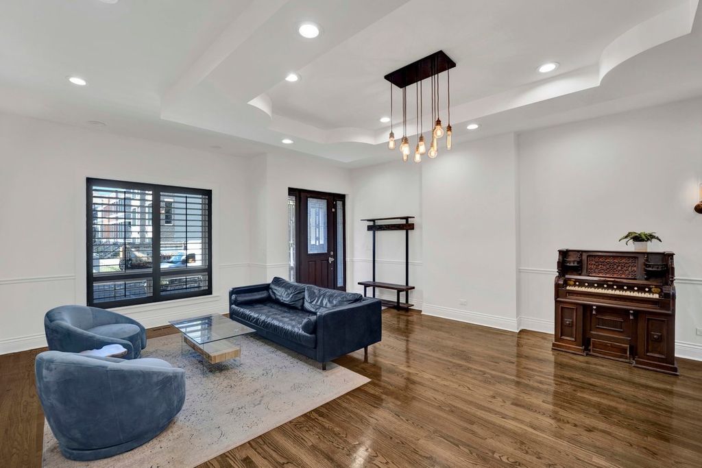 4627 S Saint Lawrence Avenue, Chicago, IL 60653 — photo 3