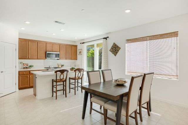 3452 Cantor Dr, Folsom, CA 95630