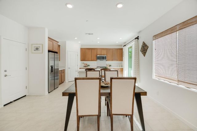 3452 Cantor Dr, Folsom, CA 95630